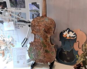 哈利波特魔杖變抗菌好物 漂流木製小提琴 社區一家共創永續台灣